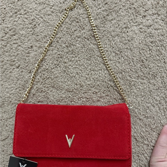 NWT VANESSA WILLIAMS GENUINE SUEDE CLUTCH RED GOLD CHAIN STRAP - Picture 4 of 6